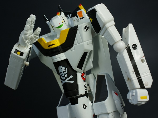 リボルテックヤマグチ No.083 三段変形バルキリー VF-1S 【ロイ